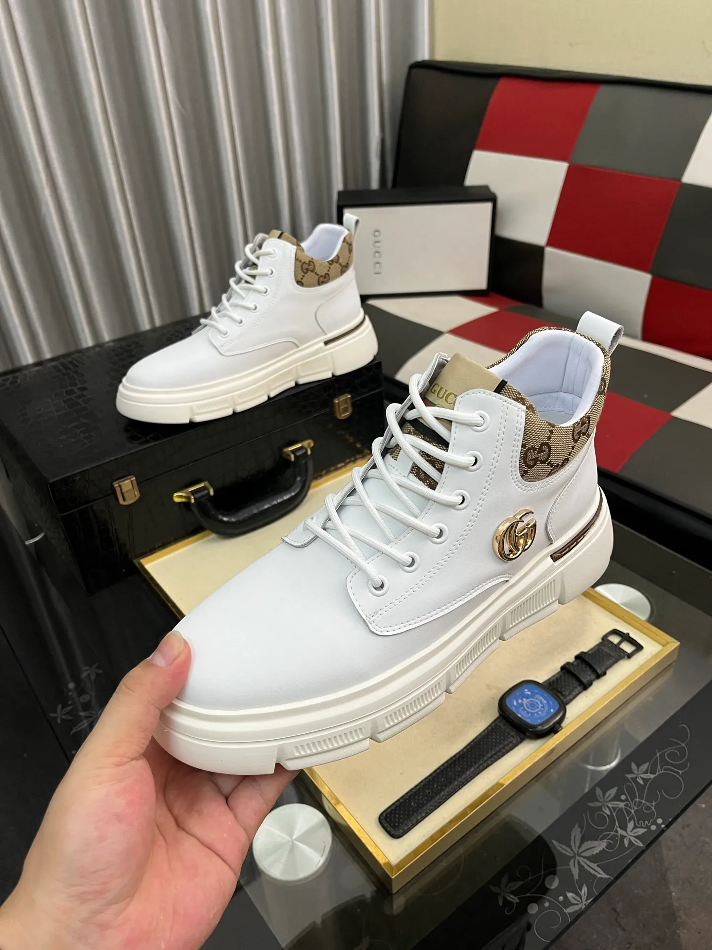 Men's shoes💰440⌚️⌚️[GUCCI] Gucci men's casual shoes are absolutely popular🔥The ultimate matching item for trendy men! The charm of super texture is irresistible, the main recommendation, the flower leather color is bright! The upper is made of high-quality cowhide + breathable fabric, sheepskin feet, wear-resistant rubber sole, noble and elegant! Extremely comfortable🎁🎁You can be as handsome as you want💪 38-442️⃣colors available